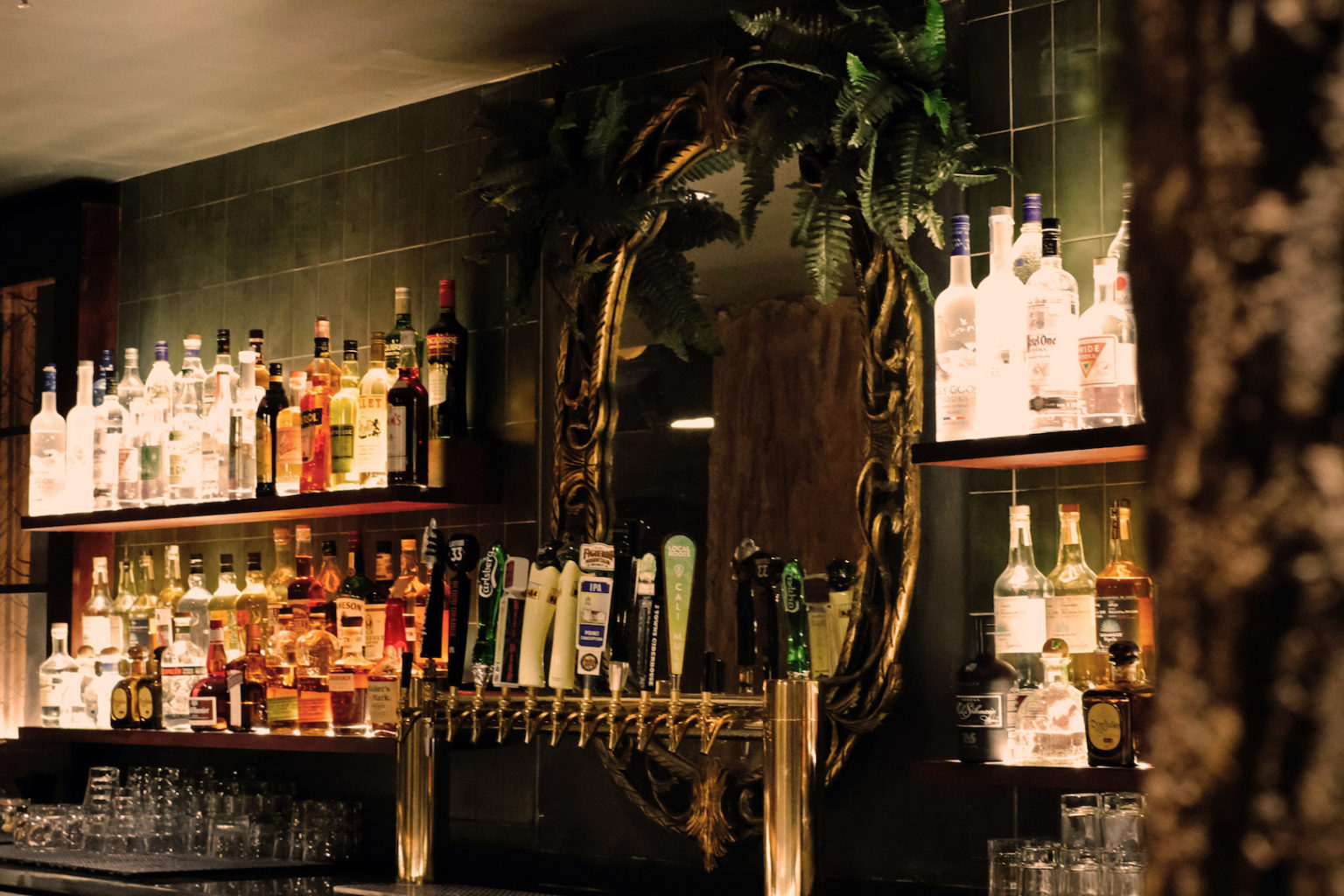 Mo’s House of Axe (KA1807) in Koreatown, CA